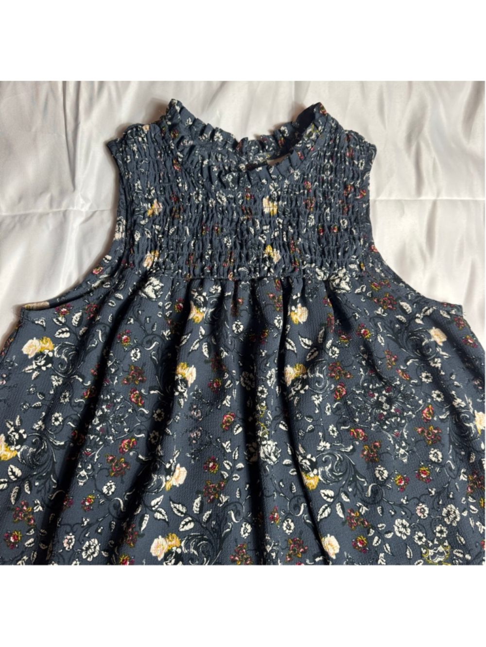 Women's Knox Rose Blue Floral Smocked Tank Top S - Picture 3 of 8